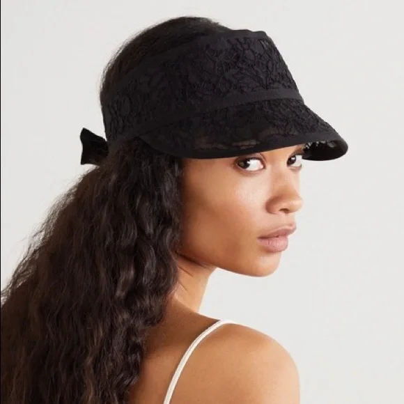 Valentino Garavani Lace Visor. Beautiful!! VALENTINO GARAVANI Chez Valentino Baseball Hat CREAM | Base Blu main image 3